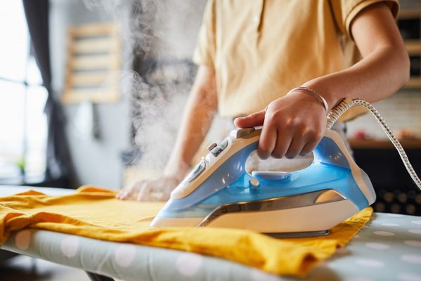 modi per ridurre i consumi del ferro da stiro